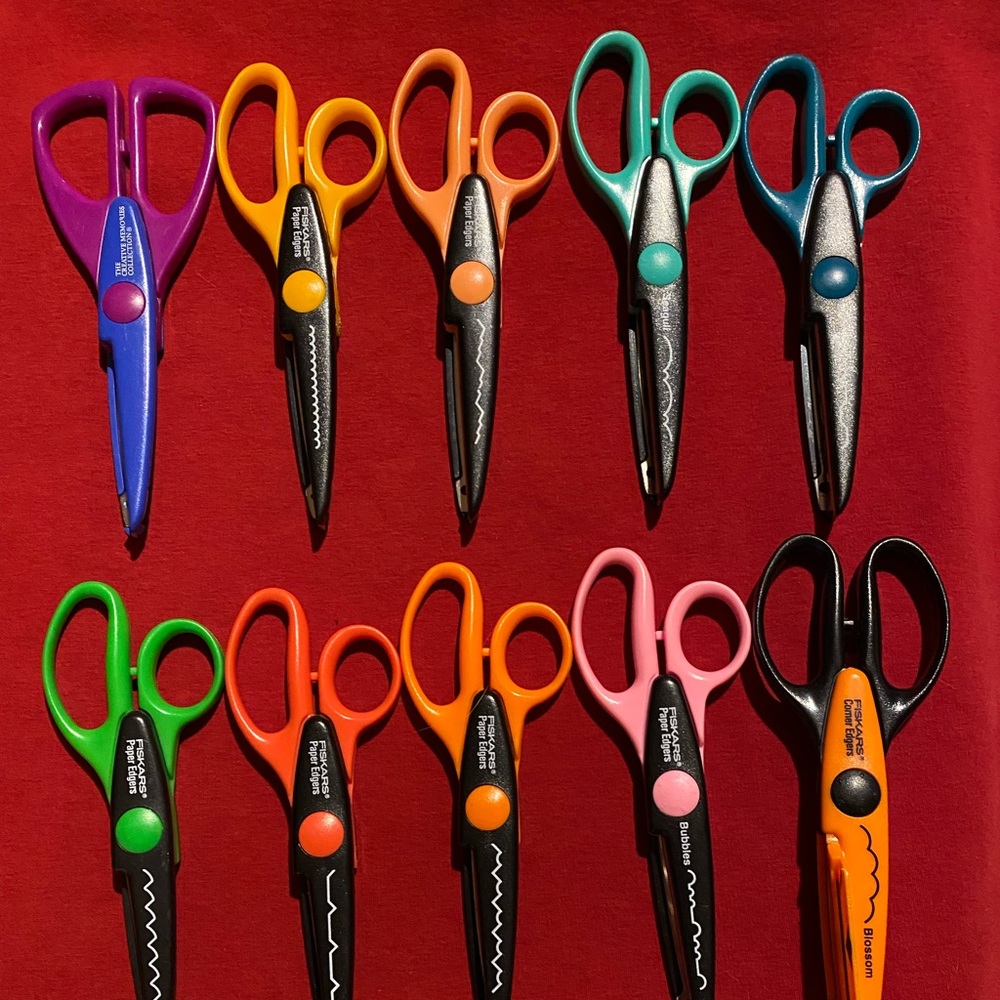 Creative Memories Zipper Box with 11 scissors